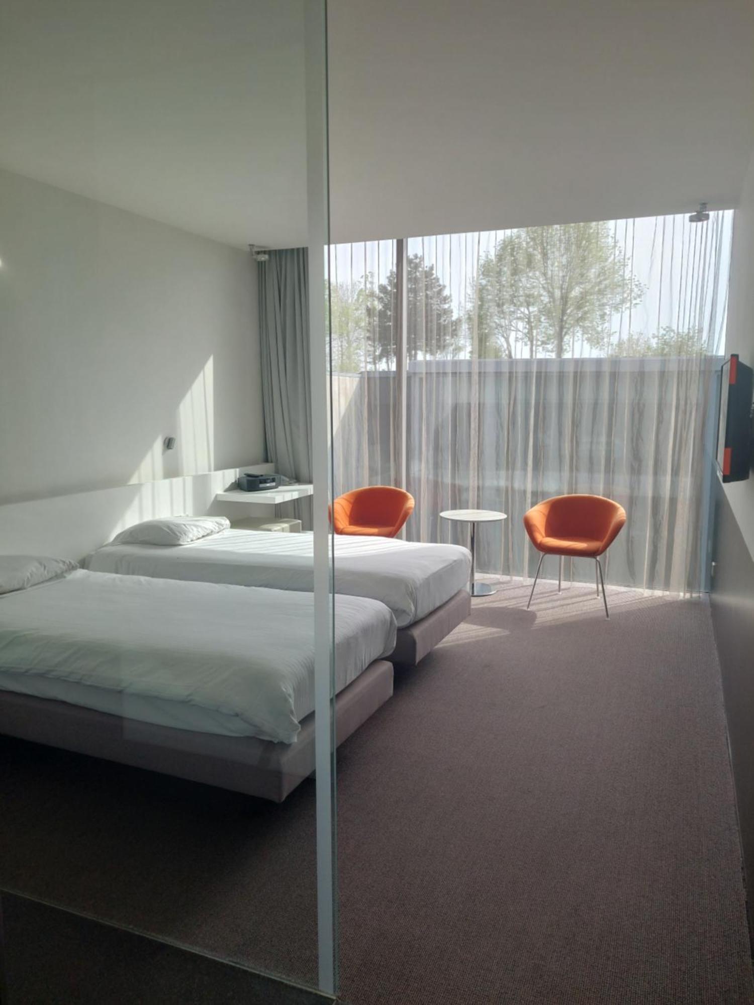 D-Hotel Кортрейк Екстериор снимка