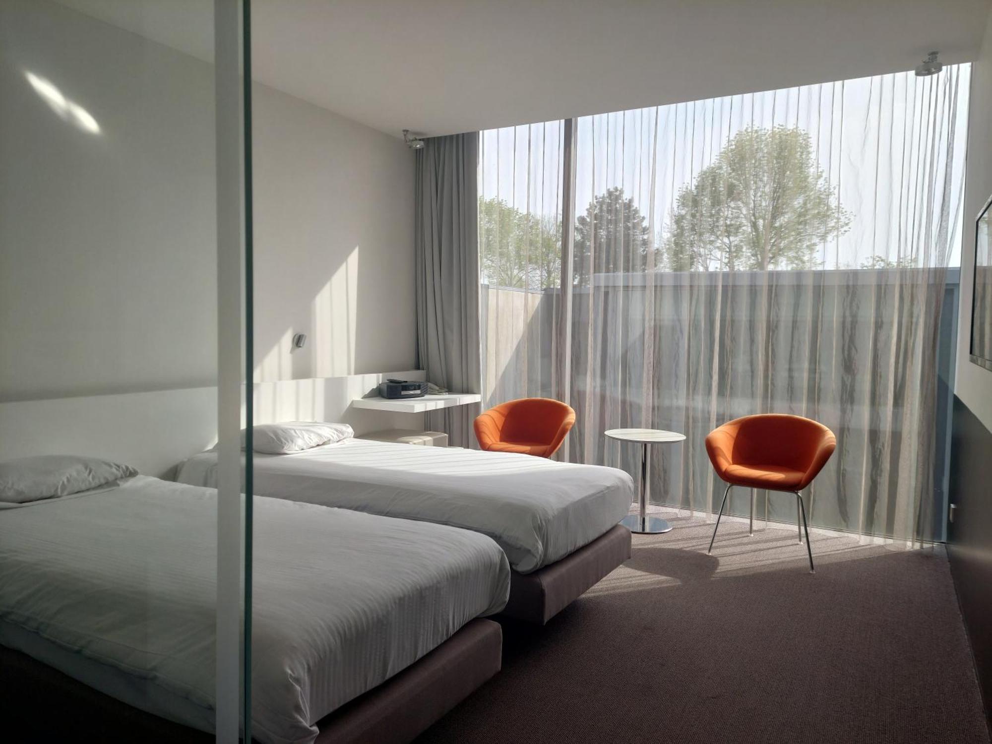 D-Hotel Кортрейк Екстериор снимка